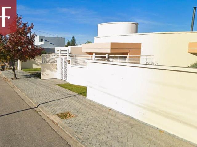 Venta de espectacular Casa 4 ambientes en Juana Koslay