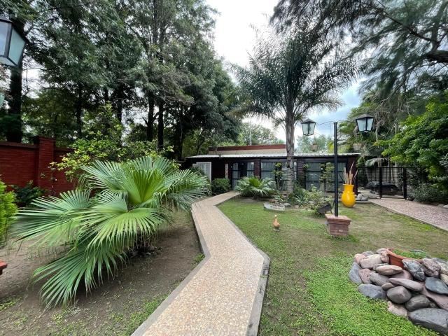 Venta de espectacular Casa 4 ambientes en La Banda