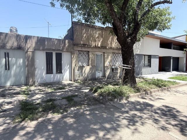 Venta de espectacular Casa 4 ambientes en La Esperanza