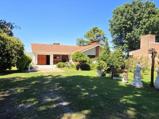 Venta de espectacular Casa 4 ambientes en La Esperanza
