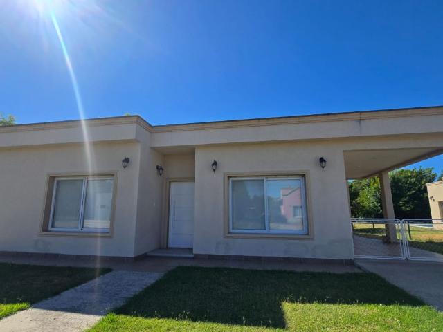 Venta de espectacular Casa 4 ambientes en La Matanza Virrey del Pino