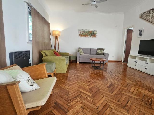 Venta de espectacular Casa 4 ambientes en La Plata