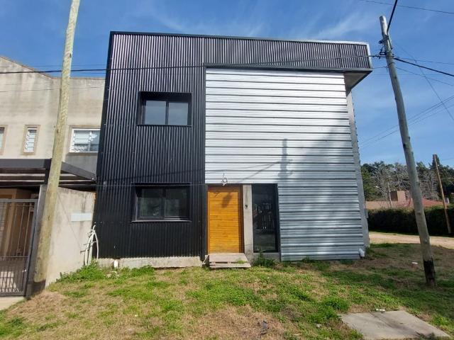 Venta de espectacular Casa 4 ambientes en La Plata Villa Elisa