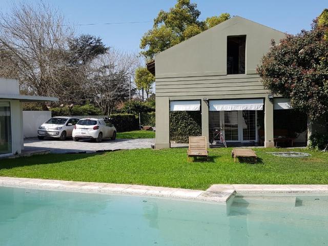 Venta de espectacular Casa 4 ambientes en La Plata Villa Elisa