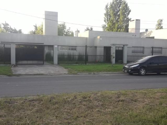Venta de espectacular Casa 4 ambientes en La Plata Gorina