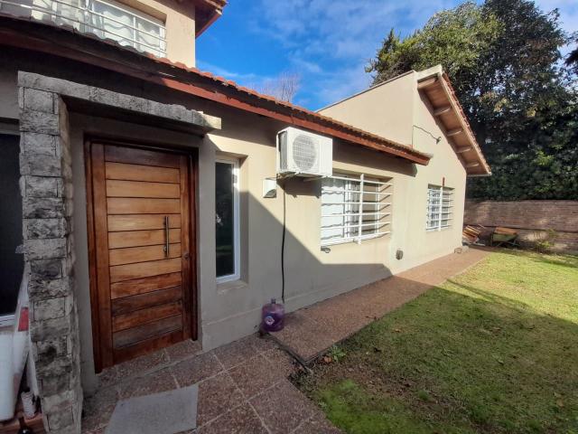 Venta de espectacular Casa 4 ambientes en La Plata Manuel B Gonnet