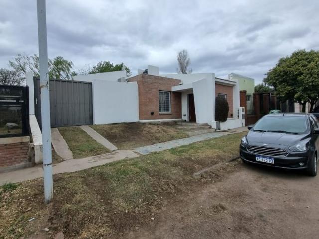 Venta de espectacular Casa 4 ambientes en La Punta