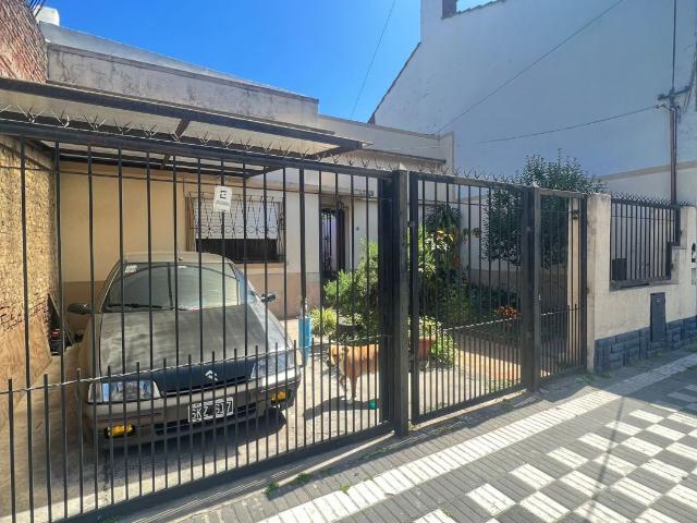 Venta de espectacular Casa 4 ambientes en Lanús Valentín Alsina