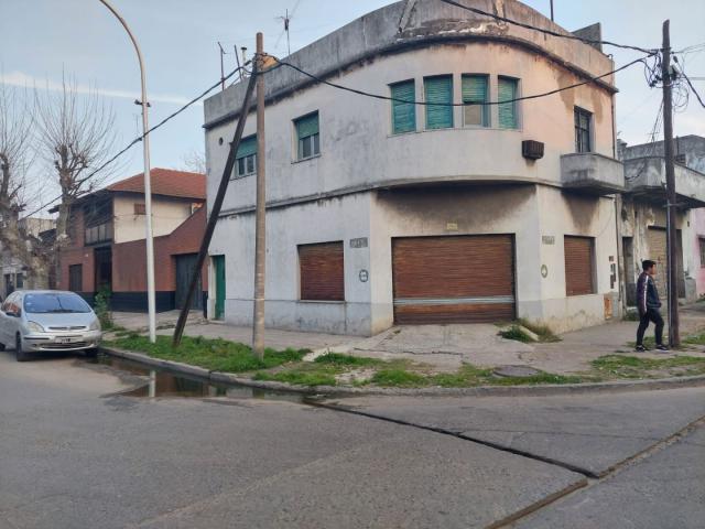 Venta de espectacular Casa 4 ambientes en Lanús Valentín Alsina