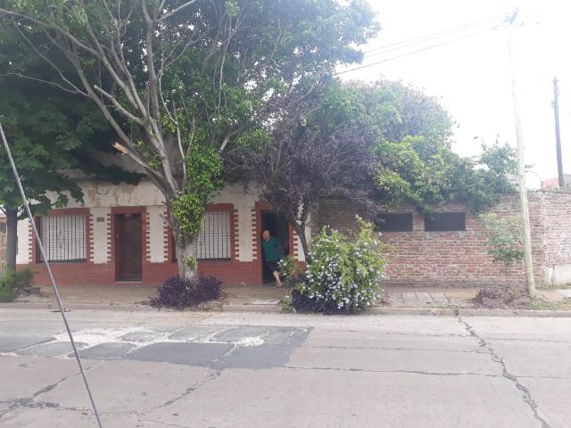 Venta de espectacular Casa 4 ambientes en Lanús Valentín Alsina