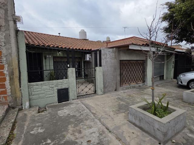 Venta de espectacular Casa 4 ambientes en Lanús Lanús Este