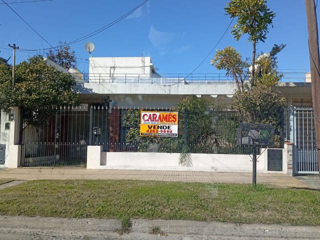 Venta de espectacular Casa 4 ambientes en Lanús Lanús Este