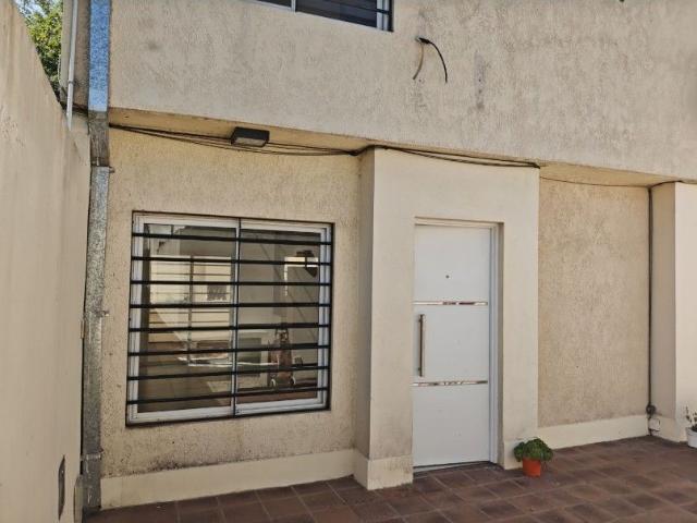 Venta de espectacular Casa 4 ambientes en Lanús Remedios de Escalada