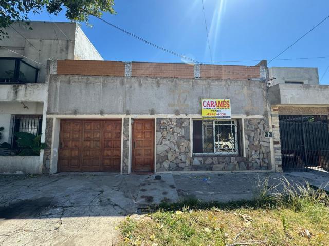 Venta de espectacular Casa 4 ambientes en Lanús Remedios de Escalada