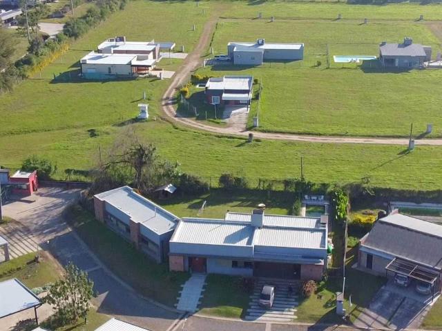 Venta de espectacular Casa 4 ambientes en Los Nogales