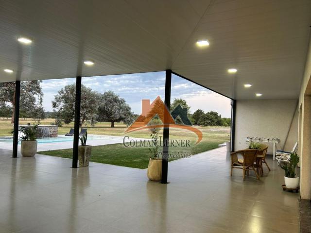 Venta de espectacular Casa 4 ambientes en Luján