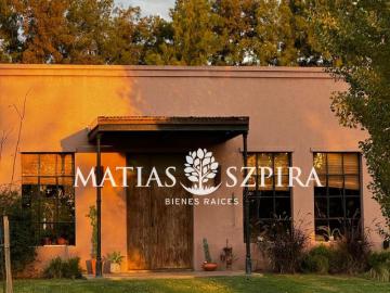 Venta de espectacular Casa 4 ambientes en Luján