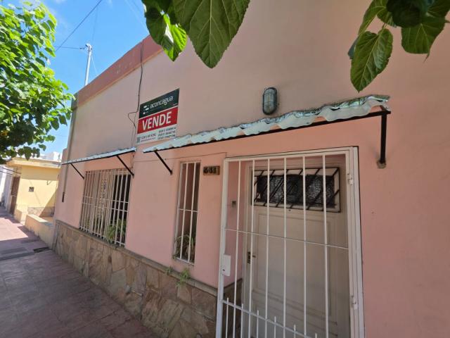Venta de espectacular Casa 4 ambientes en General Gutiérrez