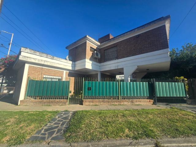 Venta de espectacular Casa 4 ambientes en Malvinas Argentinas Villa de Mayo