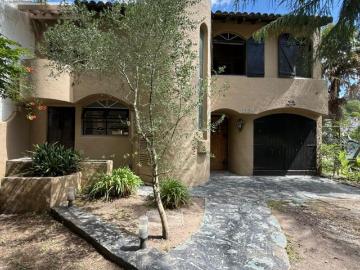 Venta de espectacular Casa 4 ambientes en Mar del Plata Barrio Los Tilos