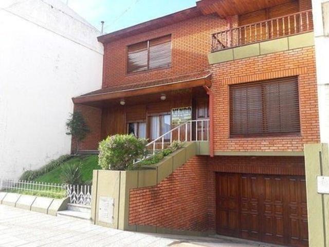 Venta de espectacular Casa 4 ambientes en Miramar