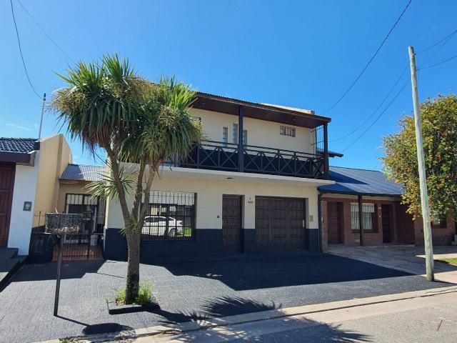 Venta de espectacular Casa 4 ambientes en Miramar