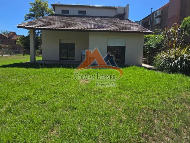 Venta de espectacular Casa 4 ambientes en Moreno