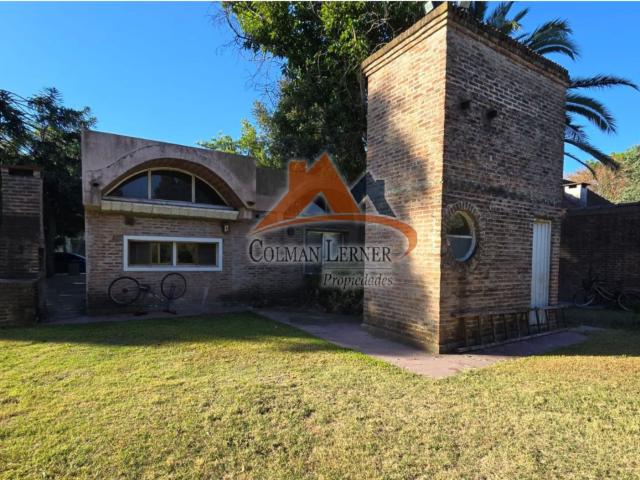 Venta de espectacular Casa 4 ambientes en Moreno