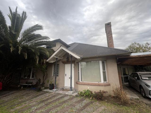 Venta de espectacular Casa 4 ambientes en Moreno