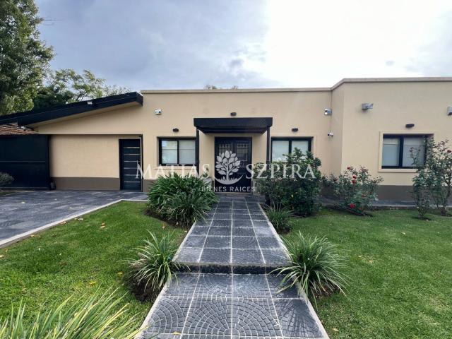 Venta de espectacular Casa 4 ambientes en Moreno