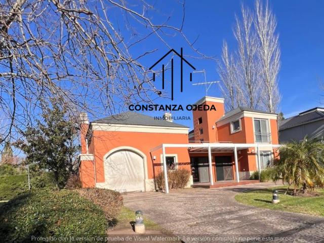 Venta de espectacular Casa 4 ambientes en Moreno