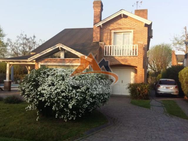 Venta de espectacular Casa 4 ambientes en Moreno