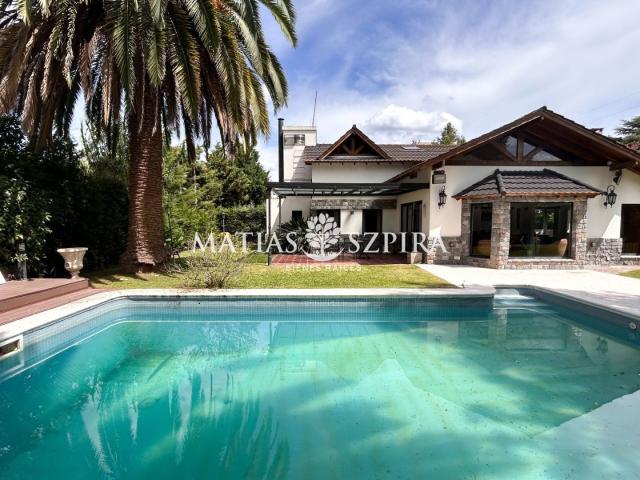 Venta de espectacular Casa 4 ambientes en Moreno