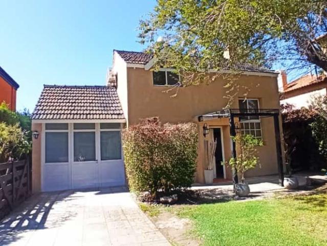 Venta de espectacular Casa 4 ambientes en Moreno