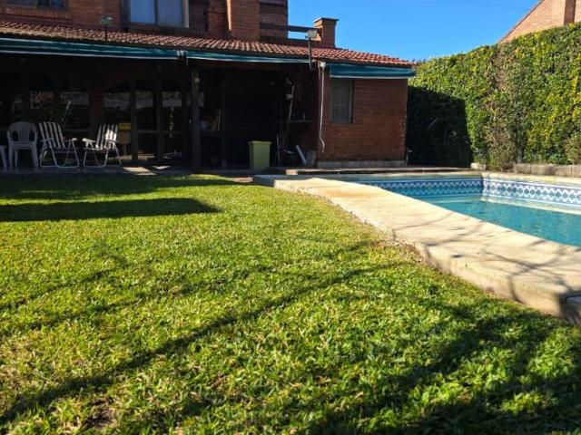 Venta de espectacular Casa 4 ambientes en Moreno