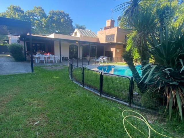 Venta de espectacular Casa 4 ambientes en Morón Villa Sarmiento