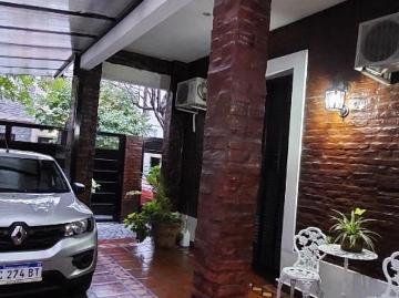 Venta de espectacular Casa 4 ambientes en Morón Castelar