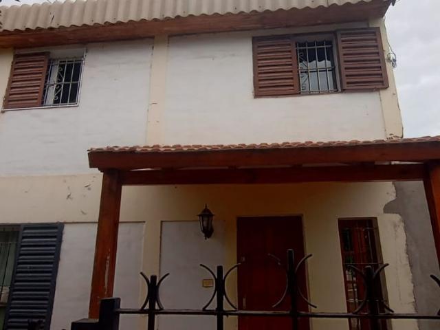 Venta de espectacular Casa 4 ambientes en Neuquén