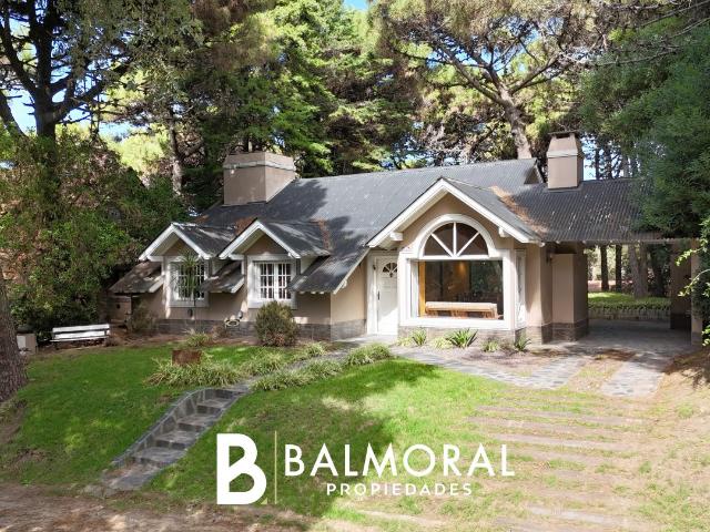 Venta de espectacular Casa 4 ambientes en Pinamar
