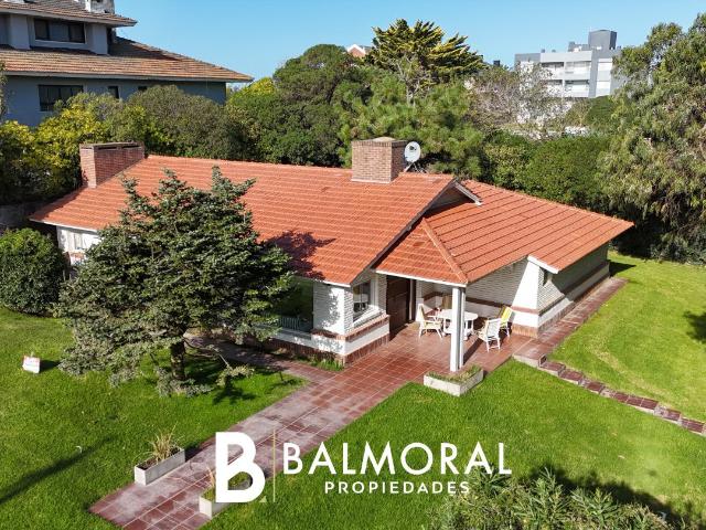 Venta de espectacular Casa 4 ambientes en Pinamar