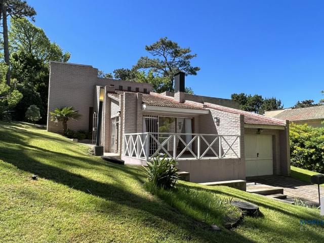 Venta de espectacular Casa 4 ambientes en Pinamar