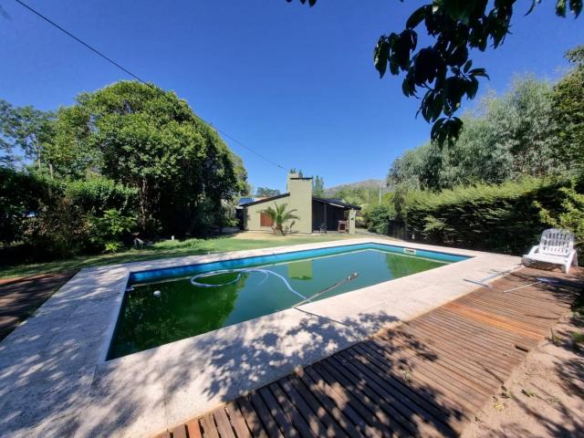 Venta de espectacular Casa 4 ambientes en Potrero de los Funes