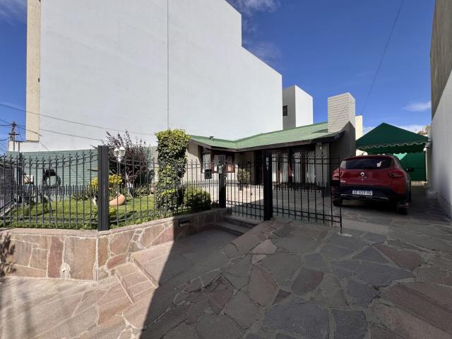 Venta de espectacular Casa 4 ambientes en Puerto Madryn