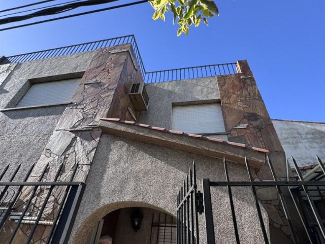 Venta de espectacular Casa 4 ambientes en Rosario