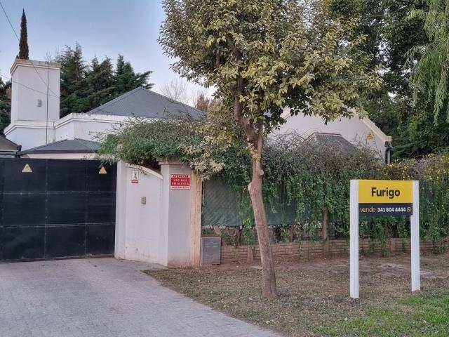 Venta de espectacular Casa 4 ambientes en Rosario