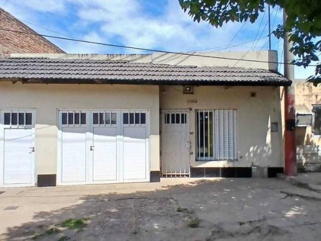 Venta de espectacular Casa 4 ambientes en Santa Fe