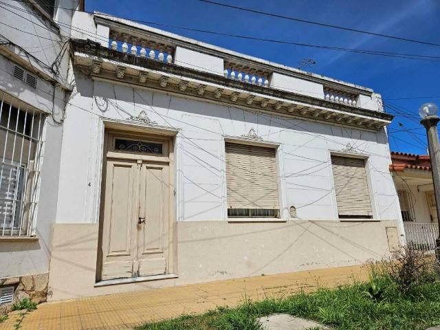 Venta de espectacular Casa 4 ambientes en Santa Fe
