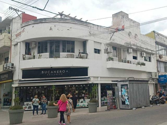 Venta de espectacular Casa 4 ambientes en Santa Fe