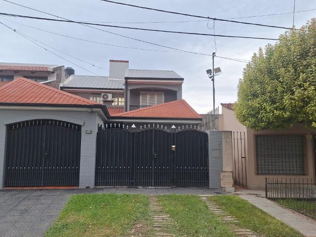 Venta de espectacular Casa 4 ambientes en Santa Fe