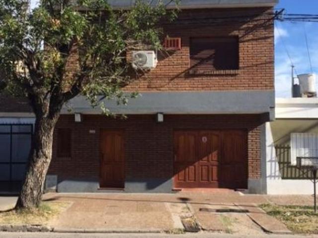 Venta de espectacular Casa 4 ambientes en Santa Fe